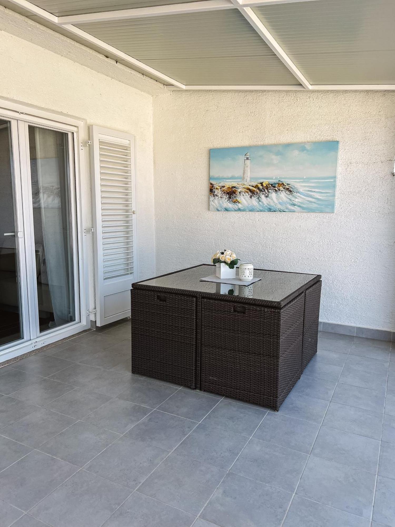 Modern Apartment In The Heart Of Njivice Exterior foto