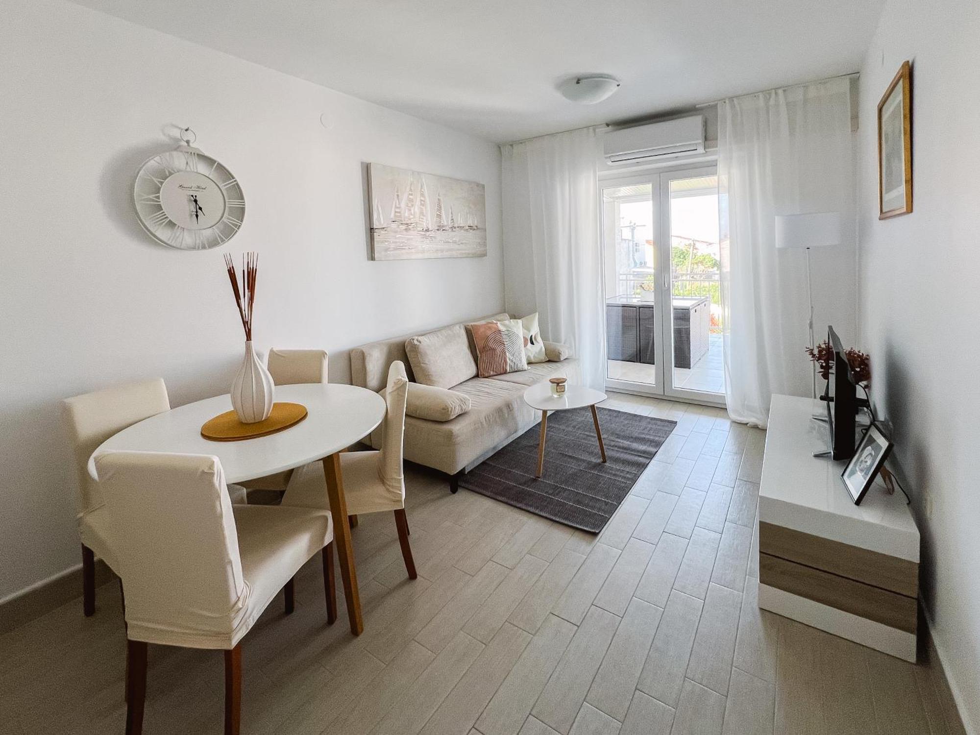 Modern Apartment In The Heart Of Njivice Exterior foto
